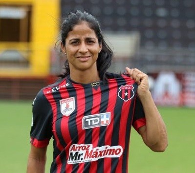 Shirley Cruz jugará con Alajuelense