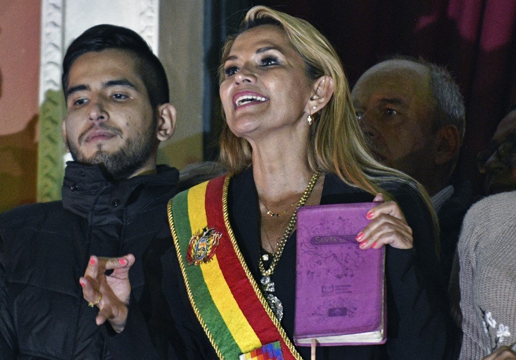 Jeanine Áñez, presidenta de Bolivia, borra tuits contra “originarios” e “indígenas”