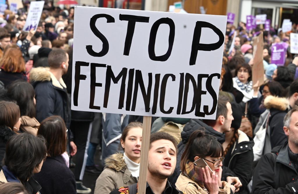 Miles de personas toman  las calles de Francia para exigir fin de violencia contra las mujeres