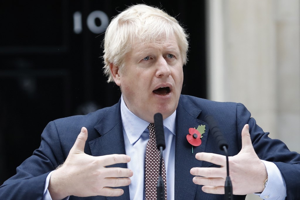 Primer ministro británico Boris Johnson salió del hospital donde estuvo internado por coronavirus