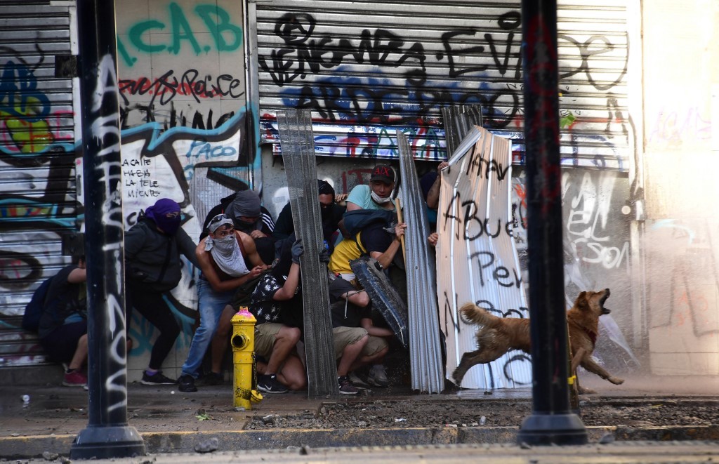 Protestas en Chile buscan hacerse sentir en los barrios ricos de Santiago