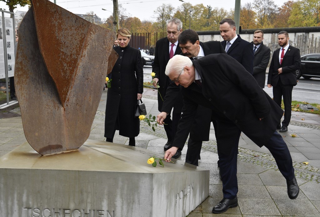 Presidente alemán pide a EE.UU. “respeto” y no “egoísmo” en aniversario de caída del Muro de Berlín