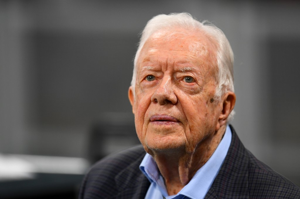 Expresidente Jimmy Carter fue hospitalizado en Estados Unidos