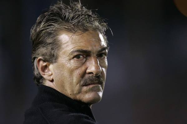 Extécnico de Costa Rica, el polémico Ricardo Lavolpe, anuncia su retiro como director técnico en el futbol
