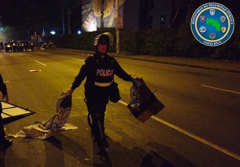 Fuerza Pública señala a seguridad de la UCR por obstaculizar trabajo de policías y ayudar a manifestantes