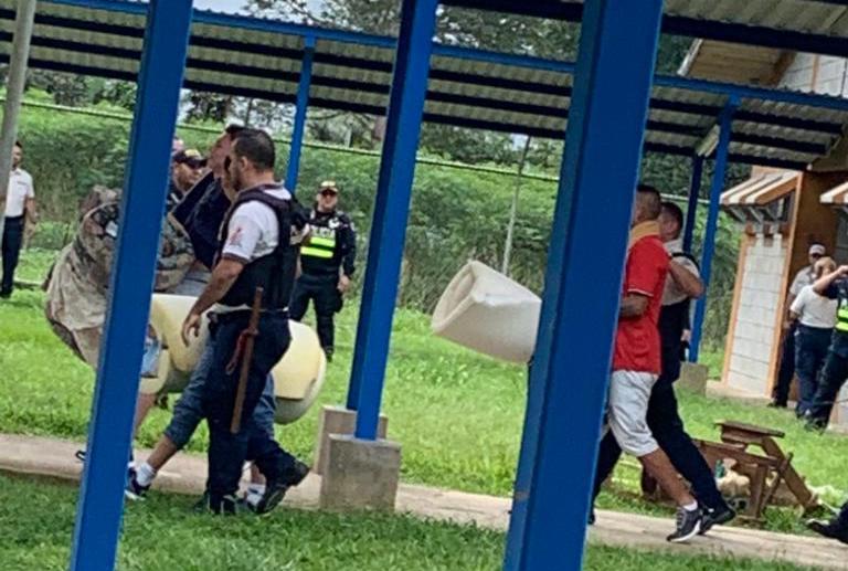 Tercer motín en cárceles en un mes, envía al hospital a 3 policías en Pérez Zeledón