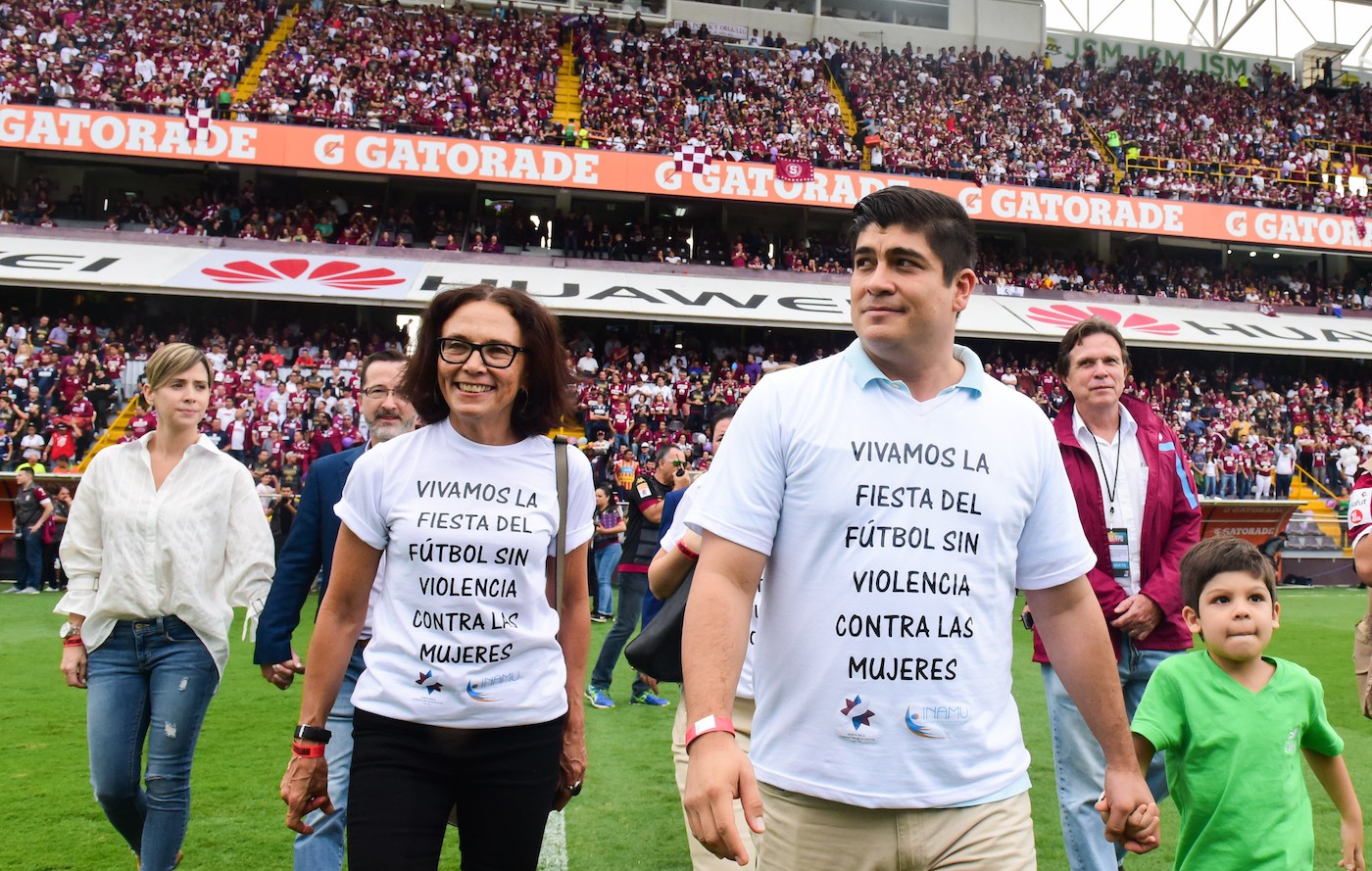Presidencia respalda a Patricia Mora y defiende acciones para evitar femicidios