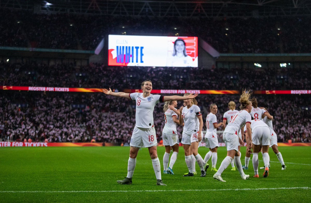 Selección femenina de Inglaterra bate su récord de asistencia, pero se queda corta para el europeo