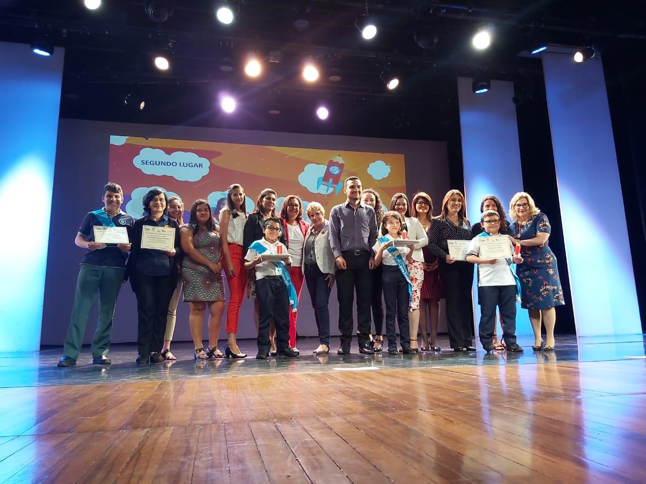 Historias sobre acoso escolar, medio ambiente e igualdad de género ganan concurso nacional “Mi Cuento Fantástico”