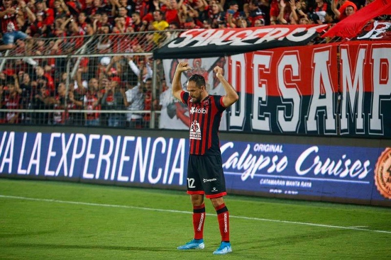 Con doblete de Ureña, Alajuelense se mete en la final del Apertura 2019