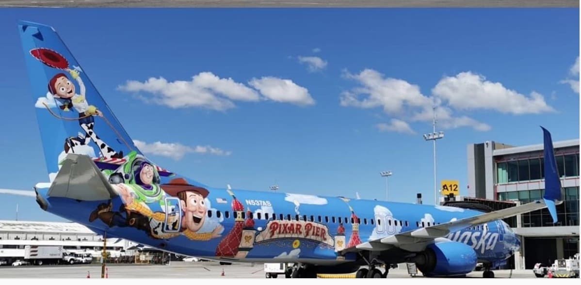 Avión alegórico a Toy Story aterrizó en Costa Rica