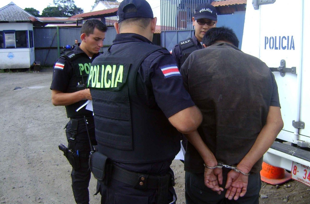 Persecución y exhibicionismo: principales delitos de acoso sexual callejero en Costa Rica