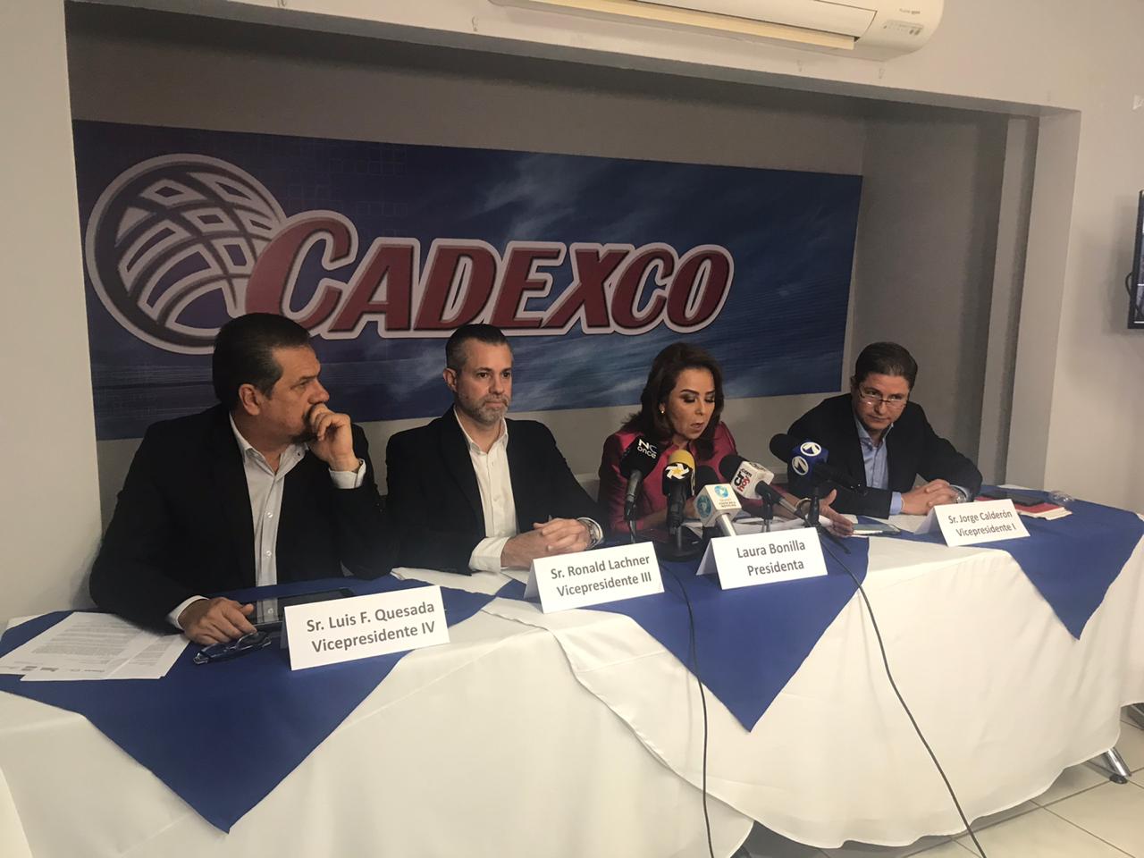 Exportadores piden a Carlos Alvarado atacar altas pensiones y retomar “plan cerrar”
