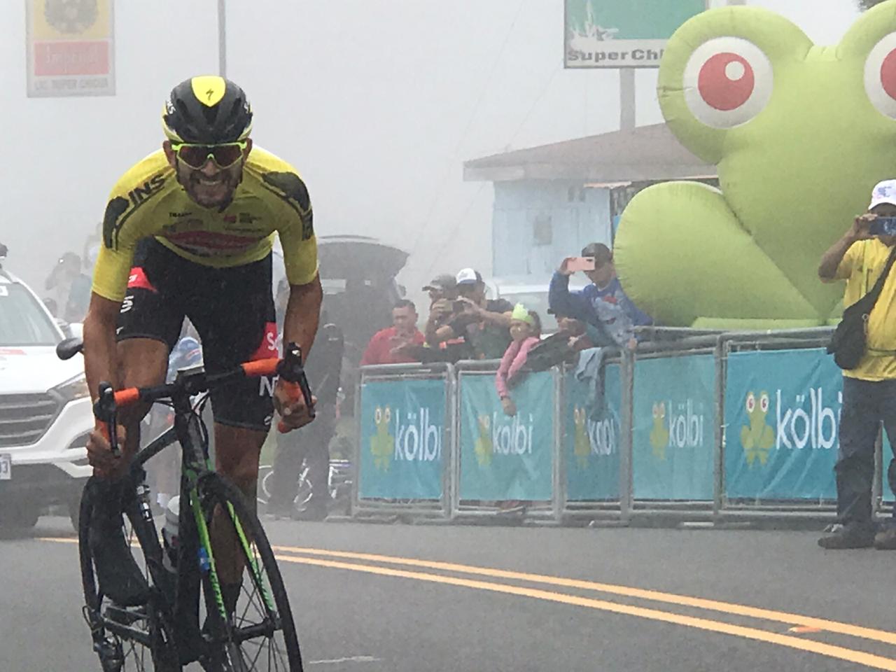 Daniel Bonilla superó la cronoescalada y sigue líder de la Vuelta