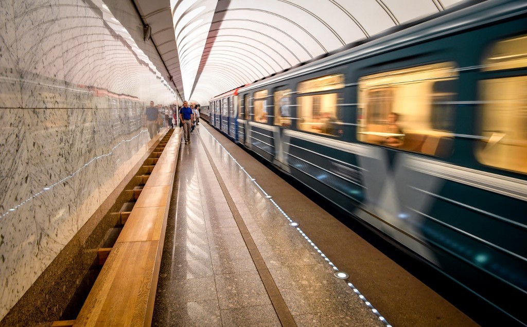 Tras cambios en ley, el metro de Moscú empleará conductoras mujeres en 2020