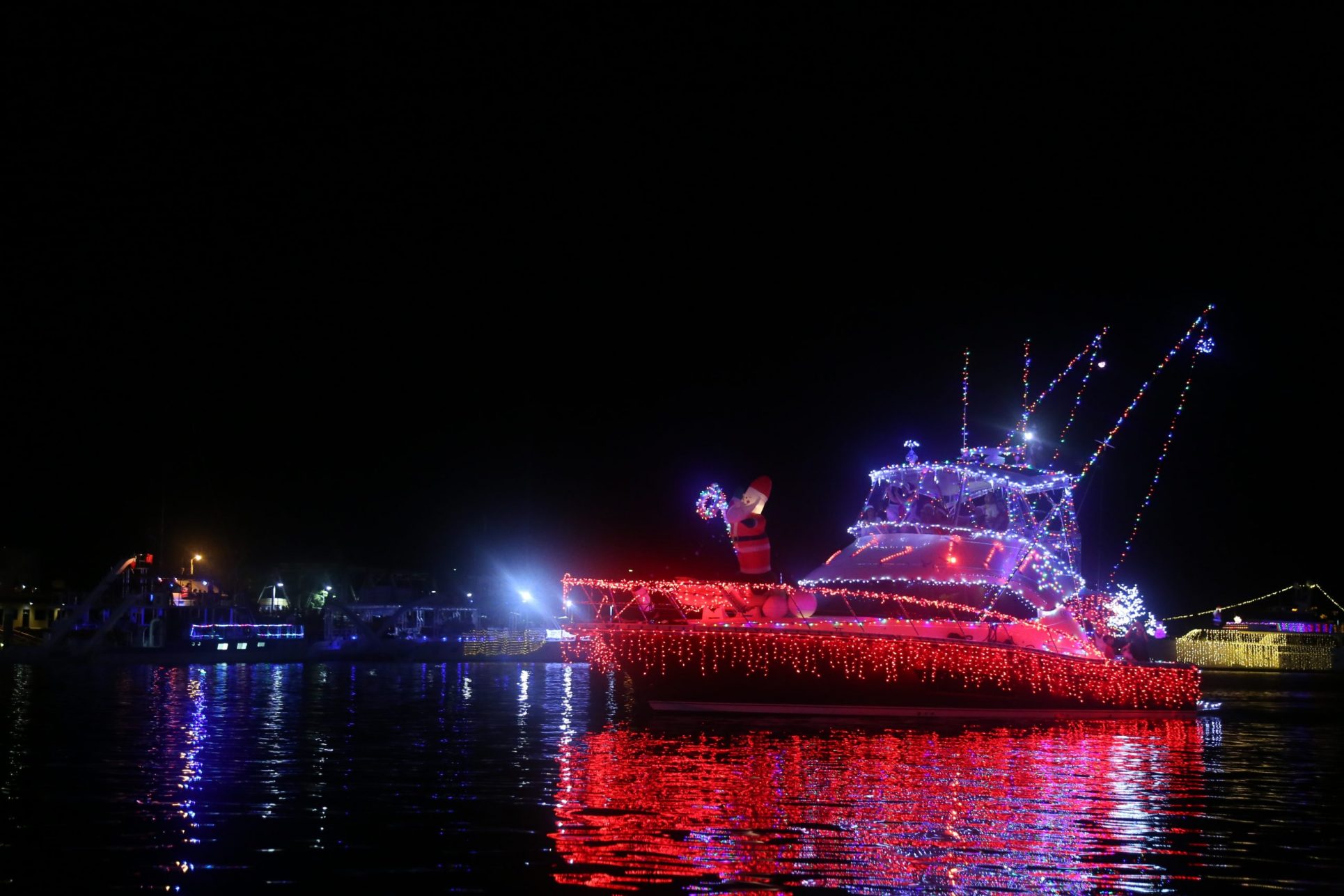 La Navidad se tirará al mar en Quepos, con un desfile de carrozas flotantes