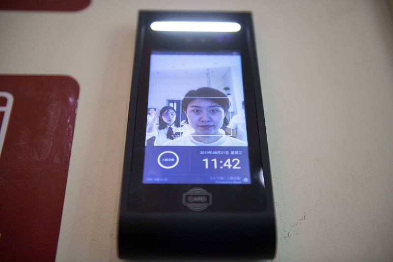 China obligará a los nuevos usuarios de teléfonos a escanear su rostro