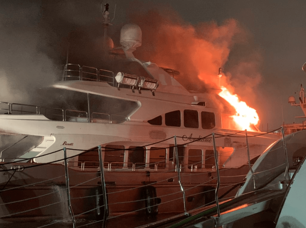 Lujoso yate del cantante Marc Anthony se incendia en Miami