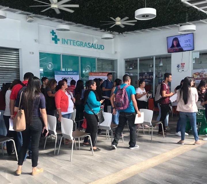 Feria de empleo rompió récord de participantes en zona franca del Coyol