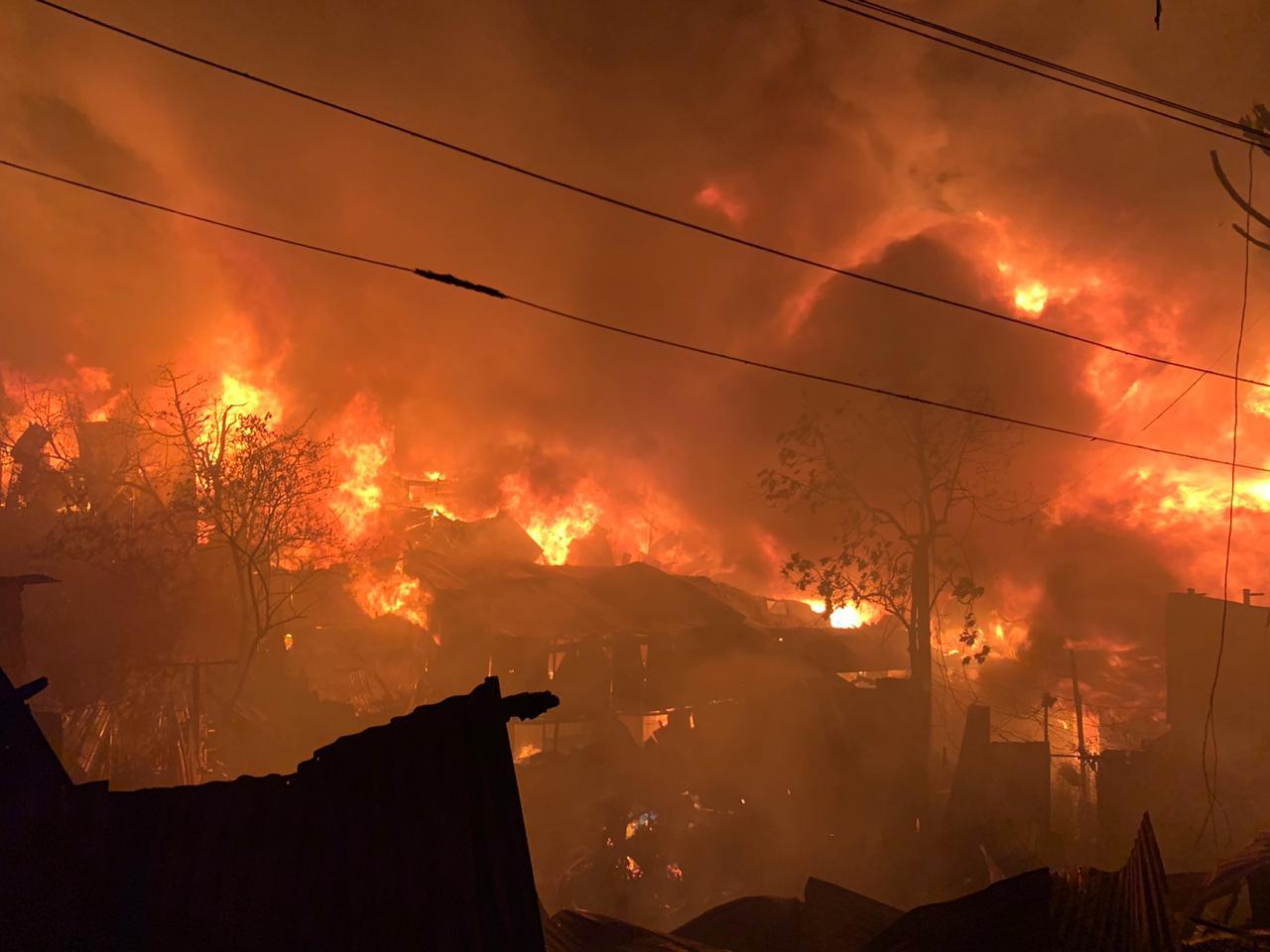 (FOTOS) Sin víctimas por humo ni quemaduras, en incendio que devoró 150 casas en Guararí