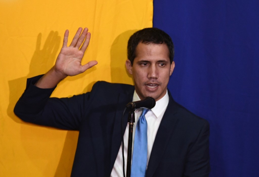Guaidó es ratificado presidente del Parlamento por diputados de oposición