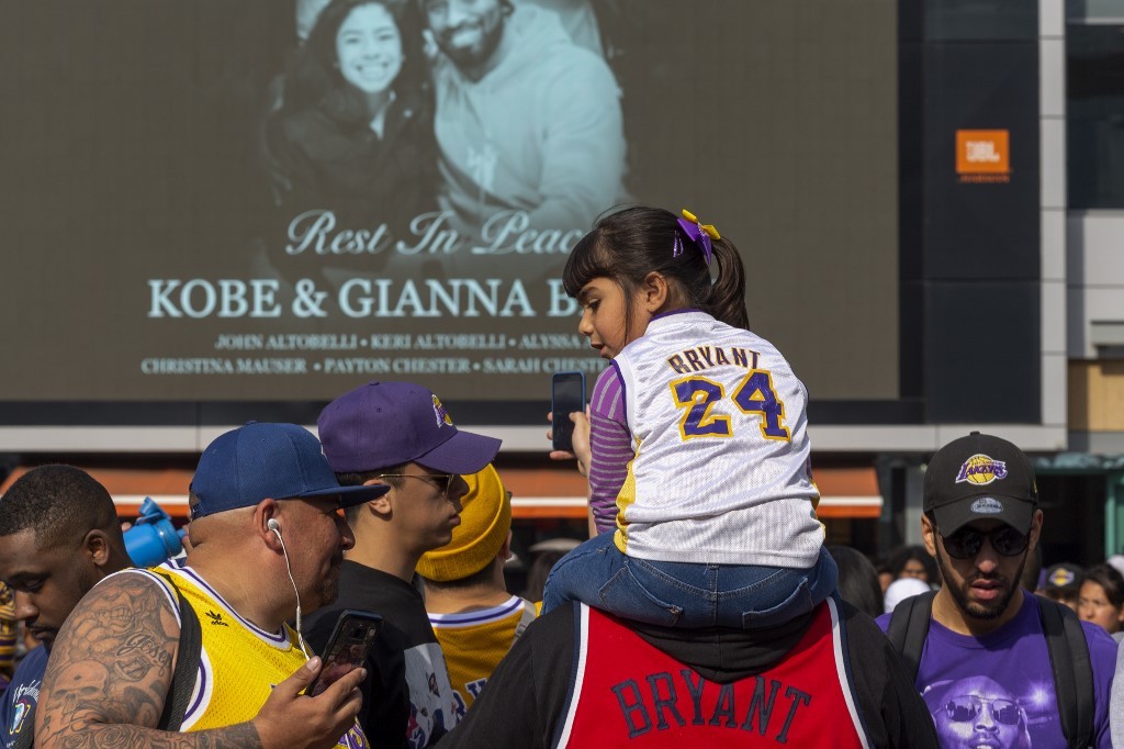 NBA pospone el juego del martes de los Lakers por muerte de Kobe Bryant