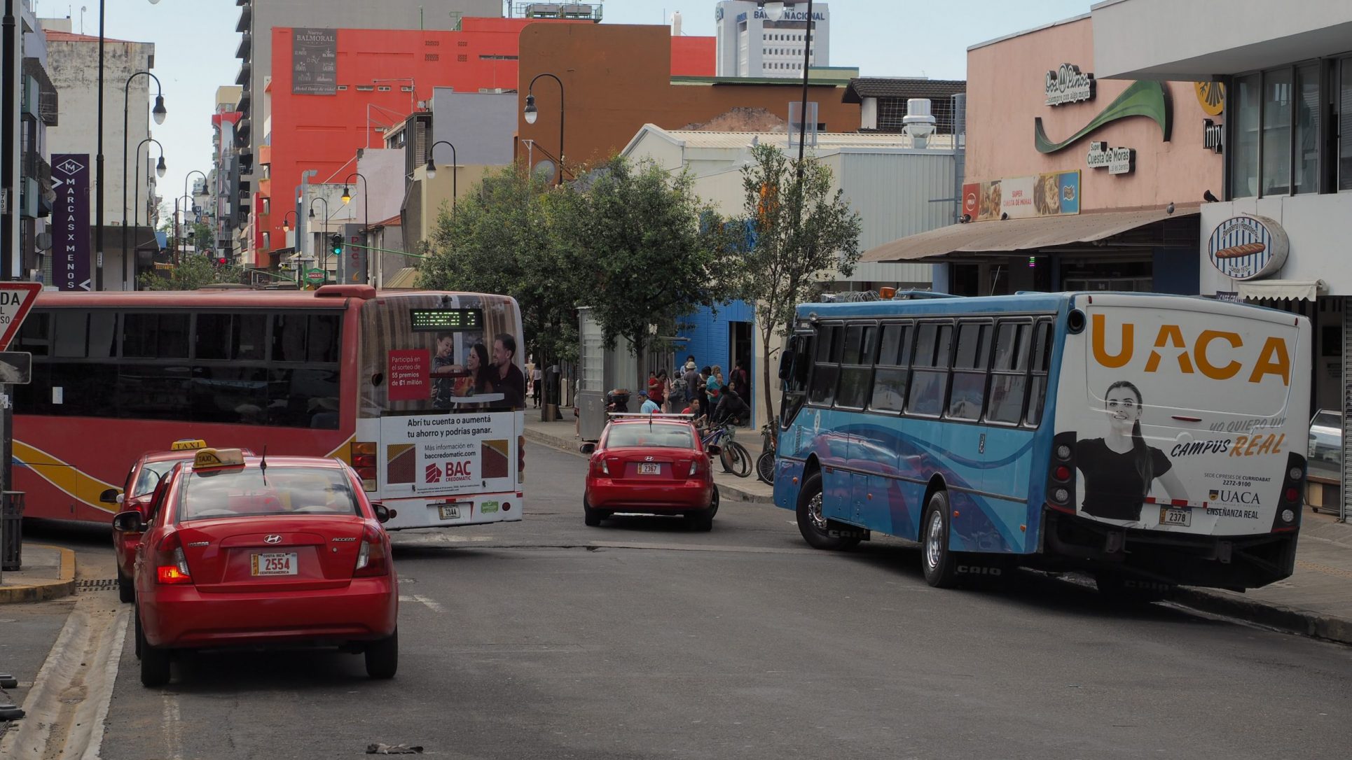 “Tenemos un problema muy serio”, dice Chaves ante posibilidad de que 290 autobuses salgan de circulación