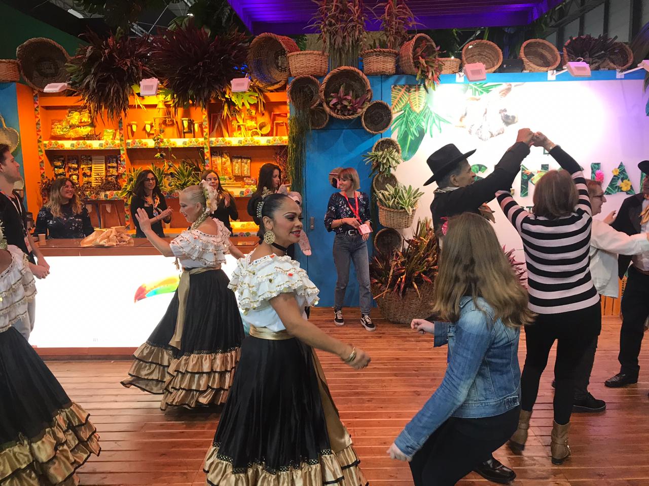 El “güipipía” y el folclor cierra participación de Costa Rica en feria internacional de turismo en España