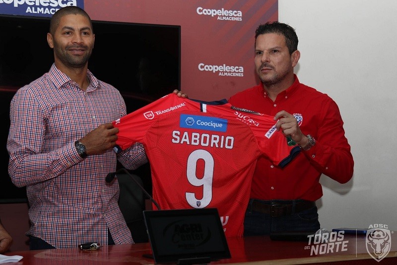 ¡Confirmado! Álvaro Saborío jugará otro año y asegura que “va por más”
