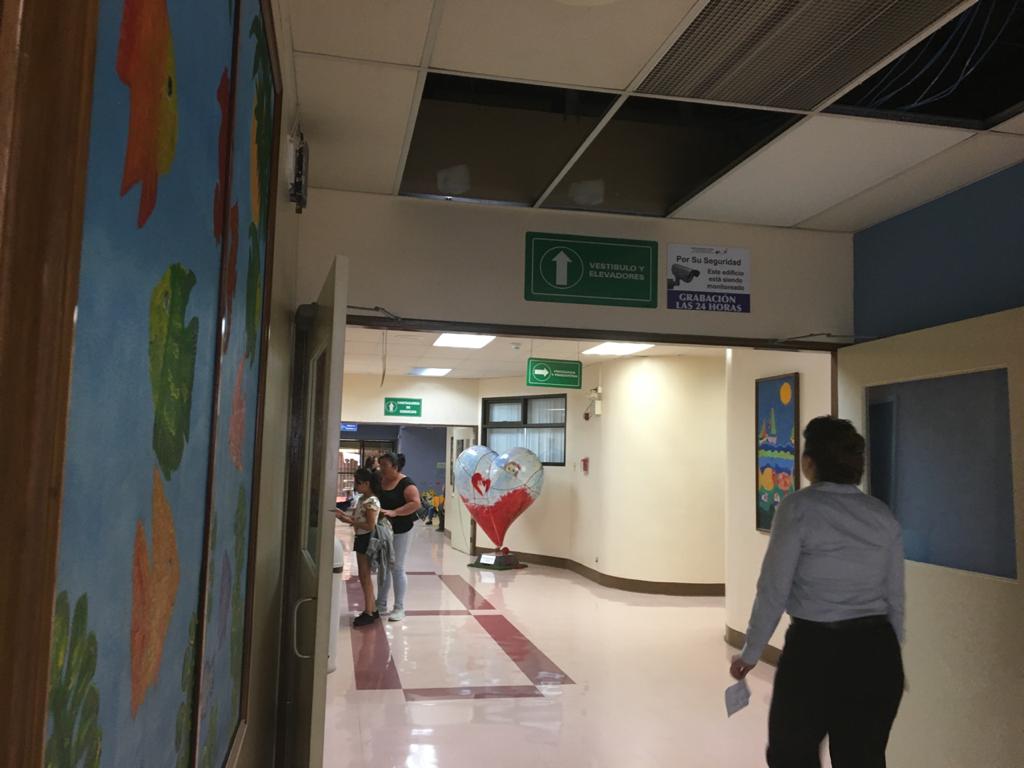 Tres menores están aislados en Hospital de Niños tras contacto con pediatra con covid que se negó a vacunarse