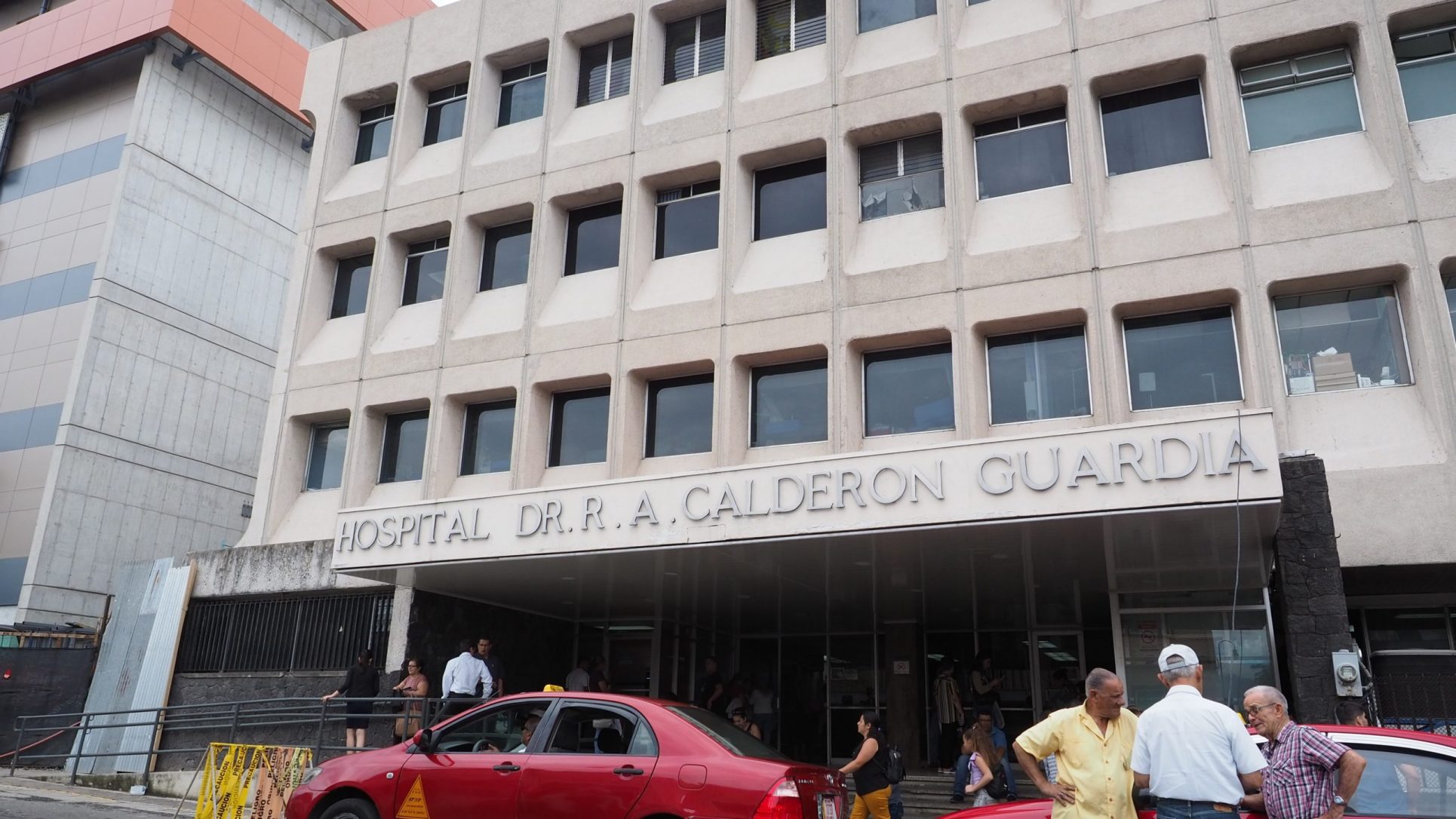 Tribunal ordena restitución de director del hospital Calderón Guardia; CCSS pretendía que gerente médico asumiera como recargo