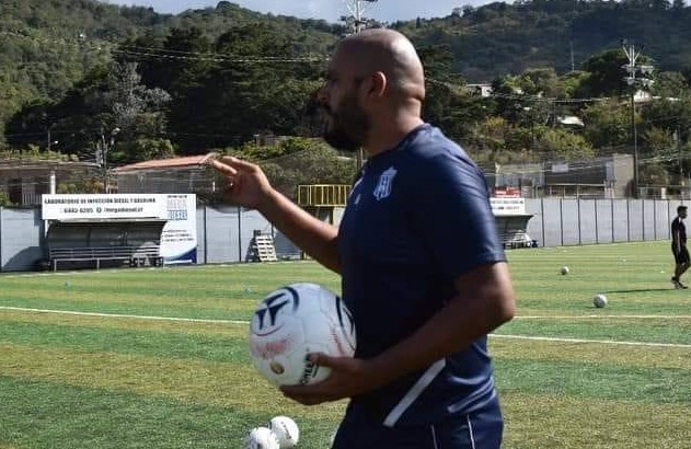 Suspenden dos años a entrenador de porteros de la Segunda División por agredir a árbitro