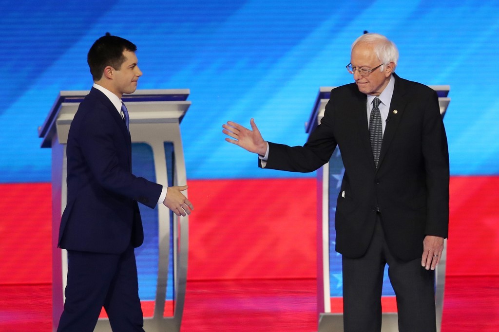 Sanders y Buttigieg se lanzan dardos a dos días de las primarias demócratas en New Hampshire