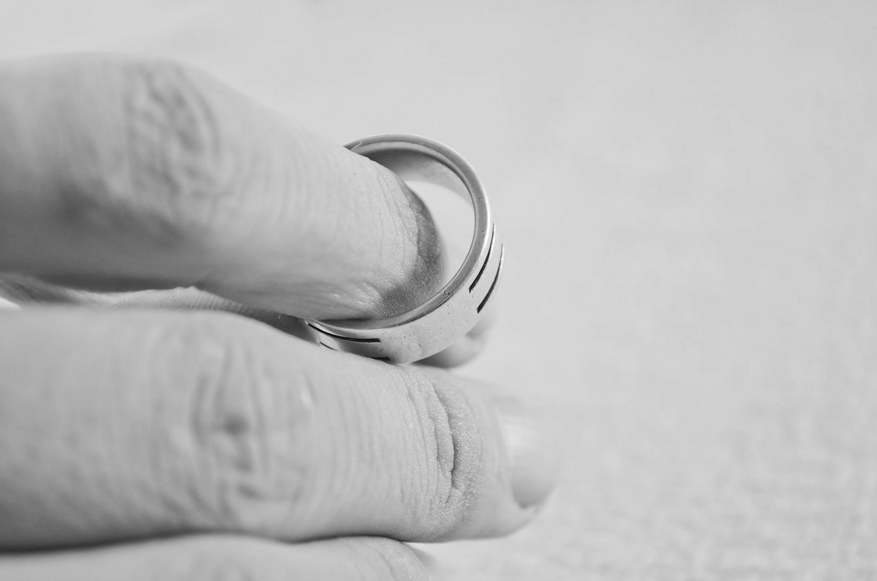 Matrimonios y divorcios caen drásticamente durante la pandemia