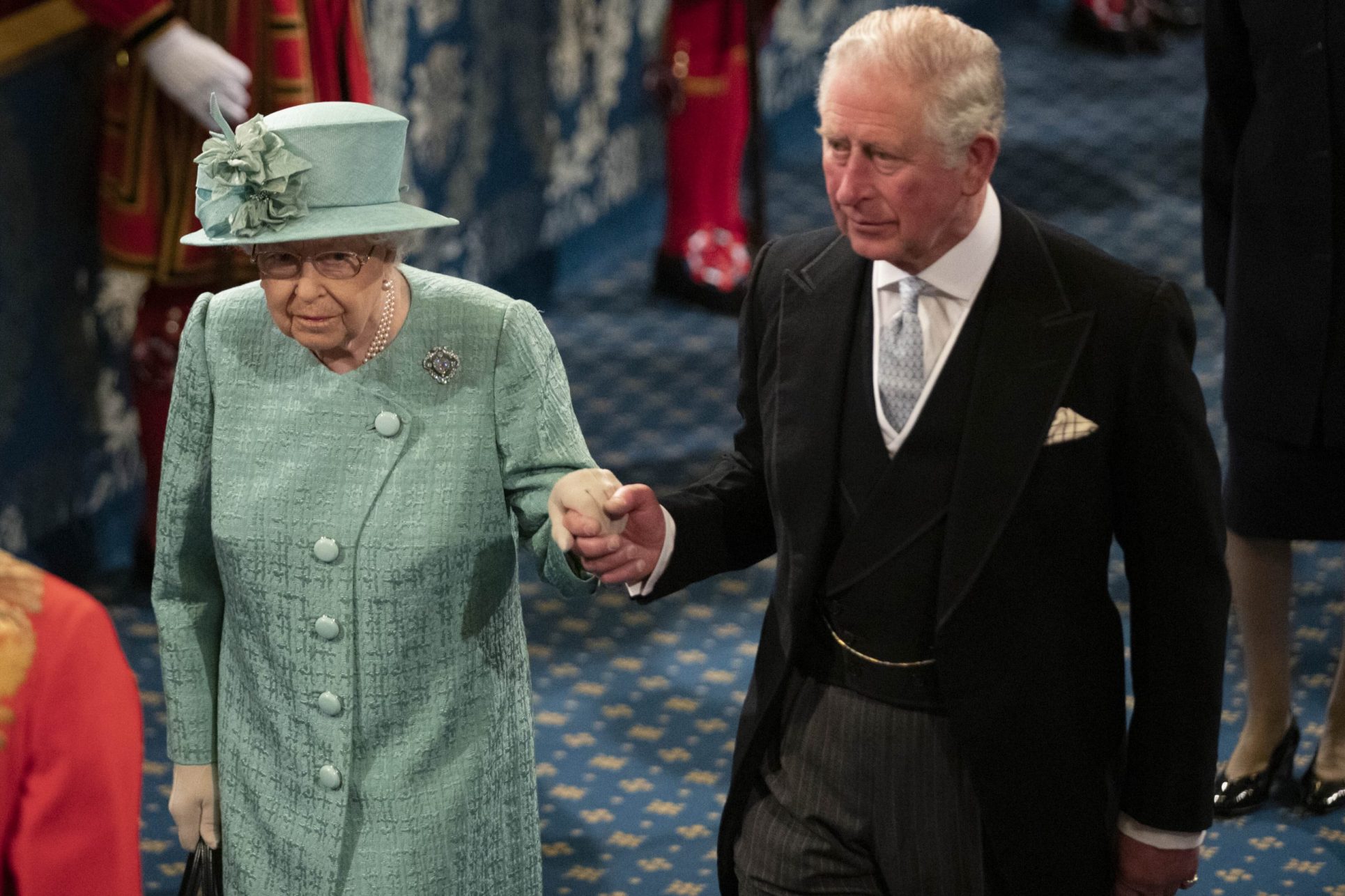 Príncipe Carlos de Inglaterra dio positivo al test de coronavirus