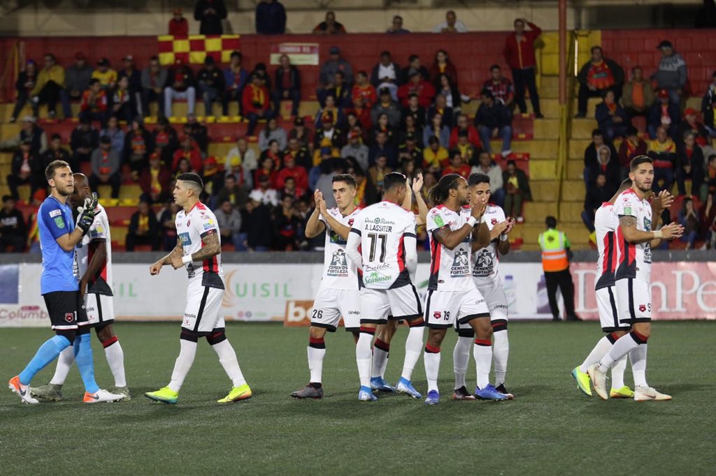 Tras duras sanciones a jugadores, Alajuelense los invita a denunciar penalmente “hechos falsos”