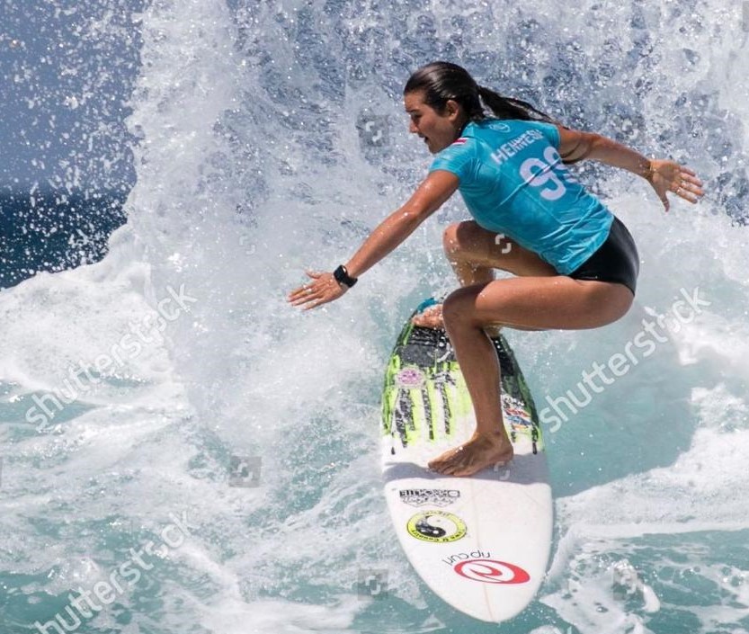 Tica Brisa Hennessy sigue al frente del ranquin mundial de surf