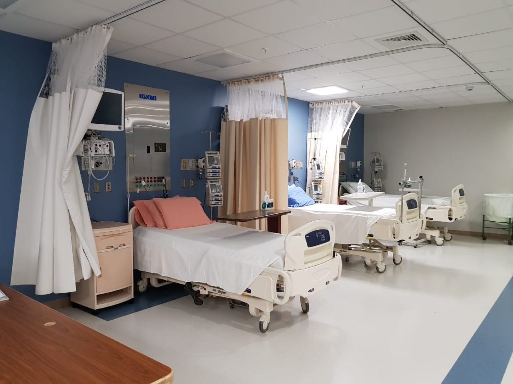 Con 126 pacientes en UCI por COVID-19, CCSS anuncia que ampliará su capacidad hospitalaria