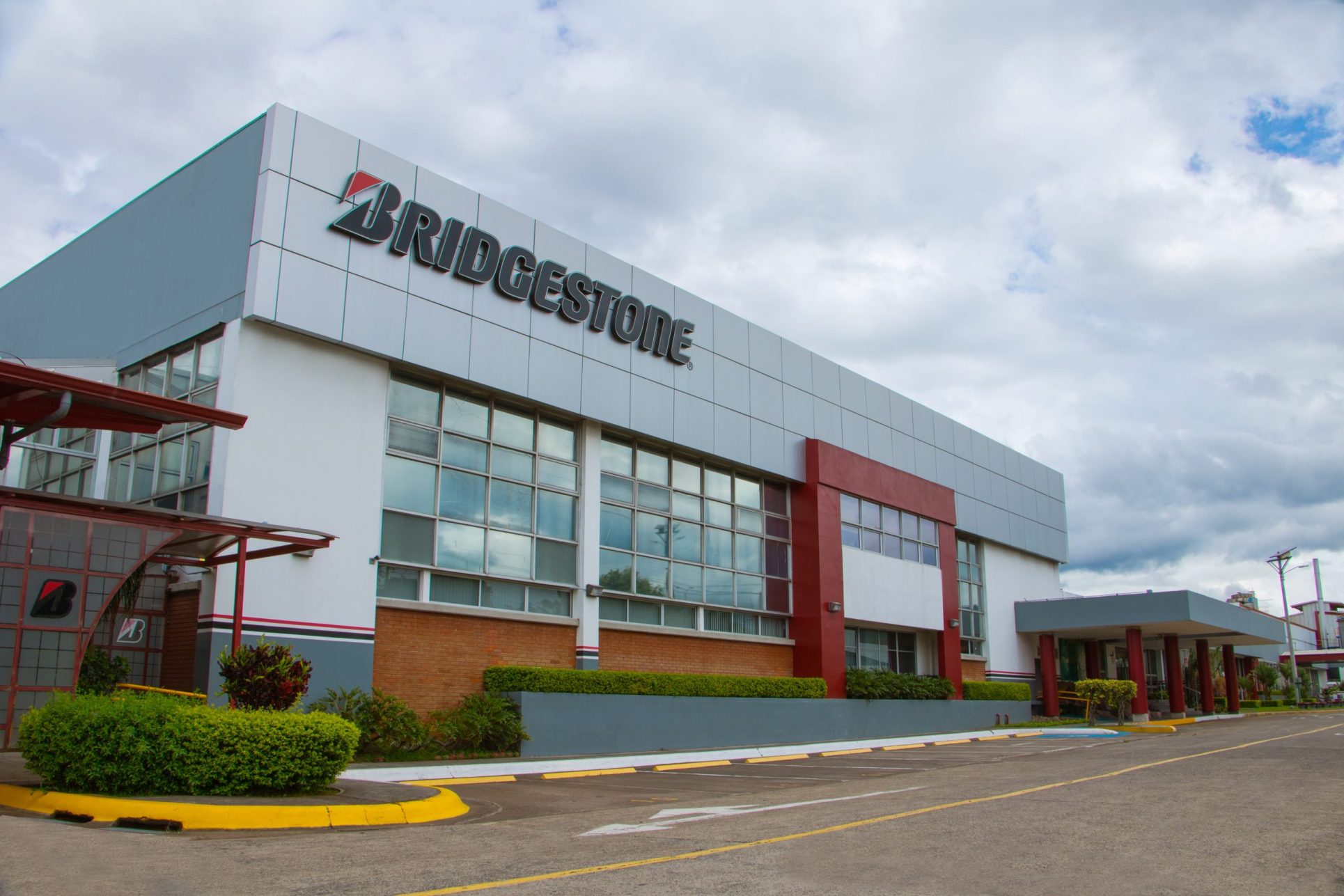 Bridgestone cierra temporalmente su planta en Costa Rica sin despedir a ninguno de sus 1.000 colaboradores