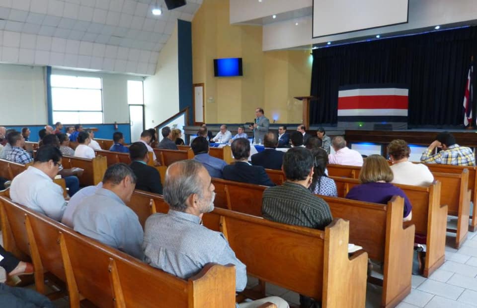 Diputados de Nueva República usan el Plenario para pedir al Gobierno no cerrar iglesias evangélicas en emergencia