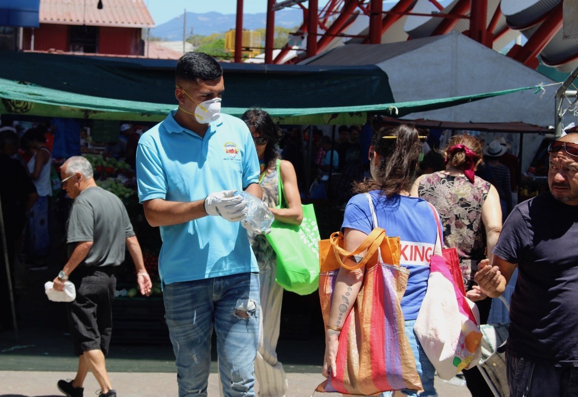 China donó 25 mil mascarillas para Ferias del Agricultor