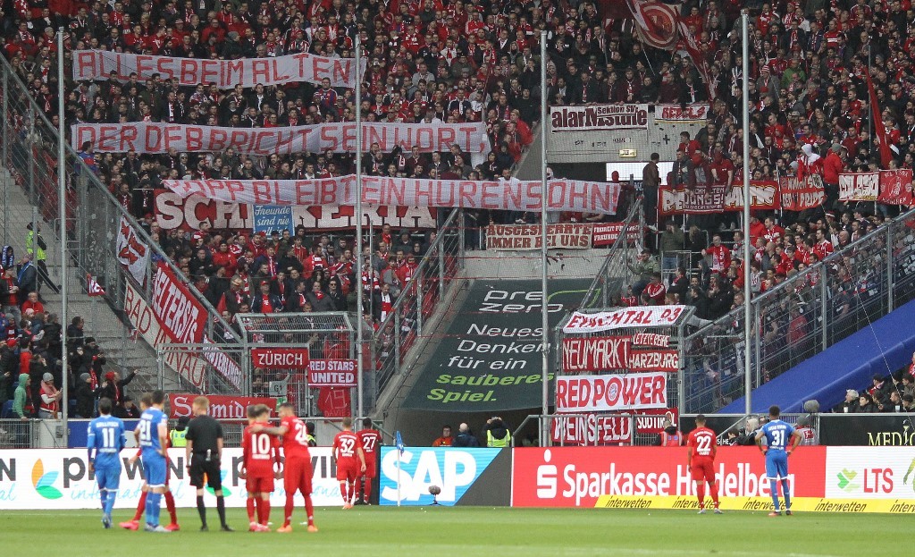 Guerra entre ultras y dirigentes amenaza el fútbol alemán