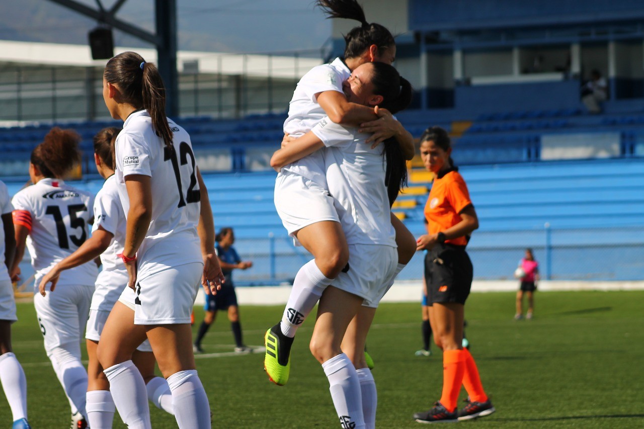 Fútbol femenino: Sporting debutó con victoria de visita 3-5 ante el benjamín de Primera, Suva Sports