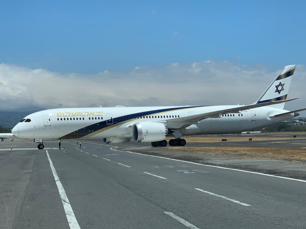 (VIDEO) Boeing de aerolínea de Israel aterrizó en Costa Rica para llevarse a 160 israelíes varados en la región