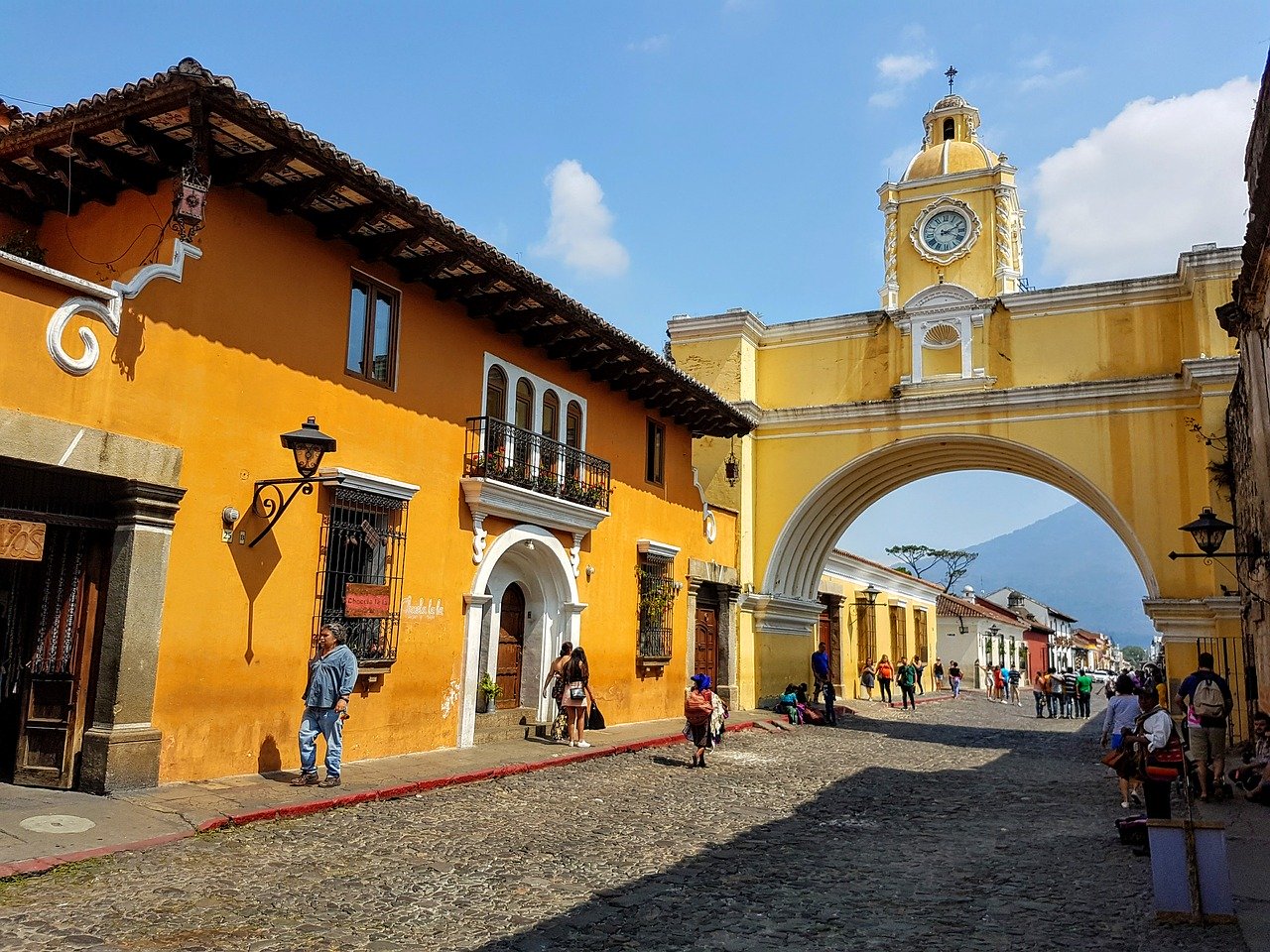 Coronavirus: Antigua en Guatemala, popular destino entre los ticos en Semana Santa, registra cancelaciones del 100%