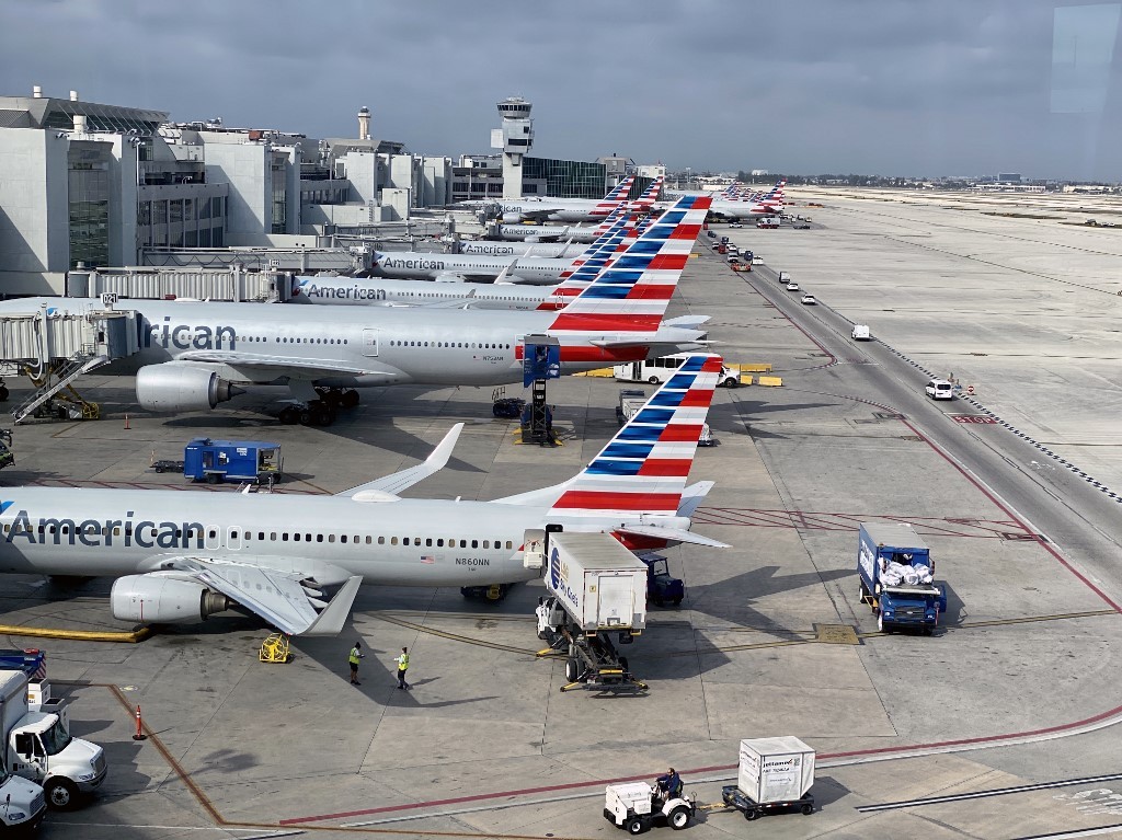 COVID-19: aerolíneas de EE.UU. se sumen en la incertidumbre
