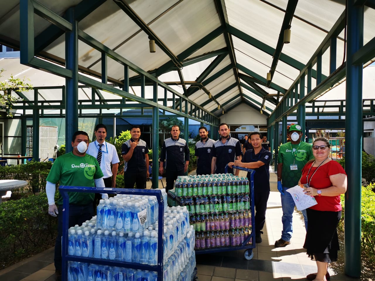 Dos Pinos dona más de 4 mil cajas de leche y más de 10 mil botellas de agua en emergencia por el coronavirus