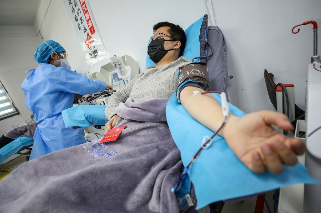 Pacientes que superaron el coronavirus donan su plasma para salvar vidas