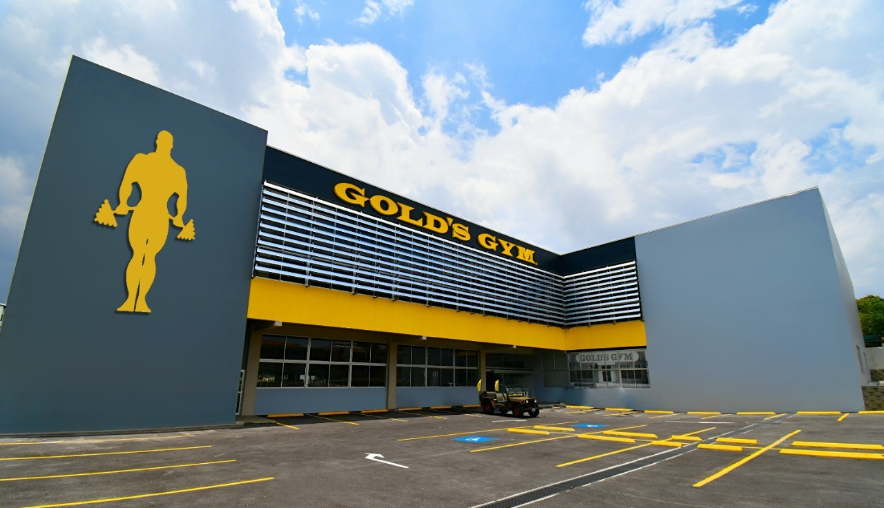 En plena crisis por coronavirus, cadena de gimnasios Gold’s Gym anuncia 90 plazas de trabajo tras inversión de $4 millones