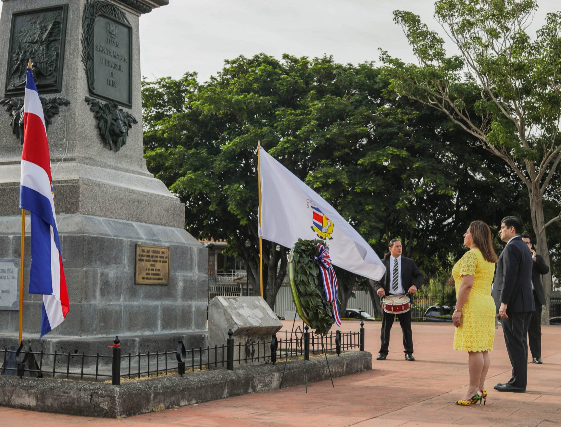 Presidente Alvarado y alcaldesa de Alajuela conmemoraron en solitario aniversario de la Batalla de Rivas